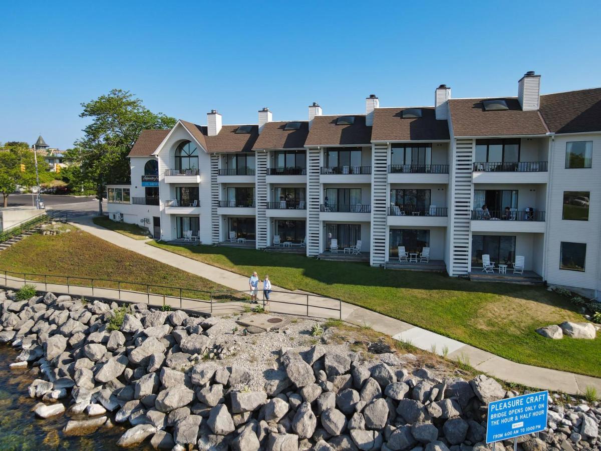 228 Edgewater Inn Charlevoix Esterno foto
